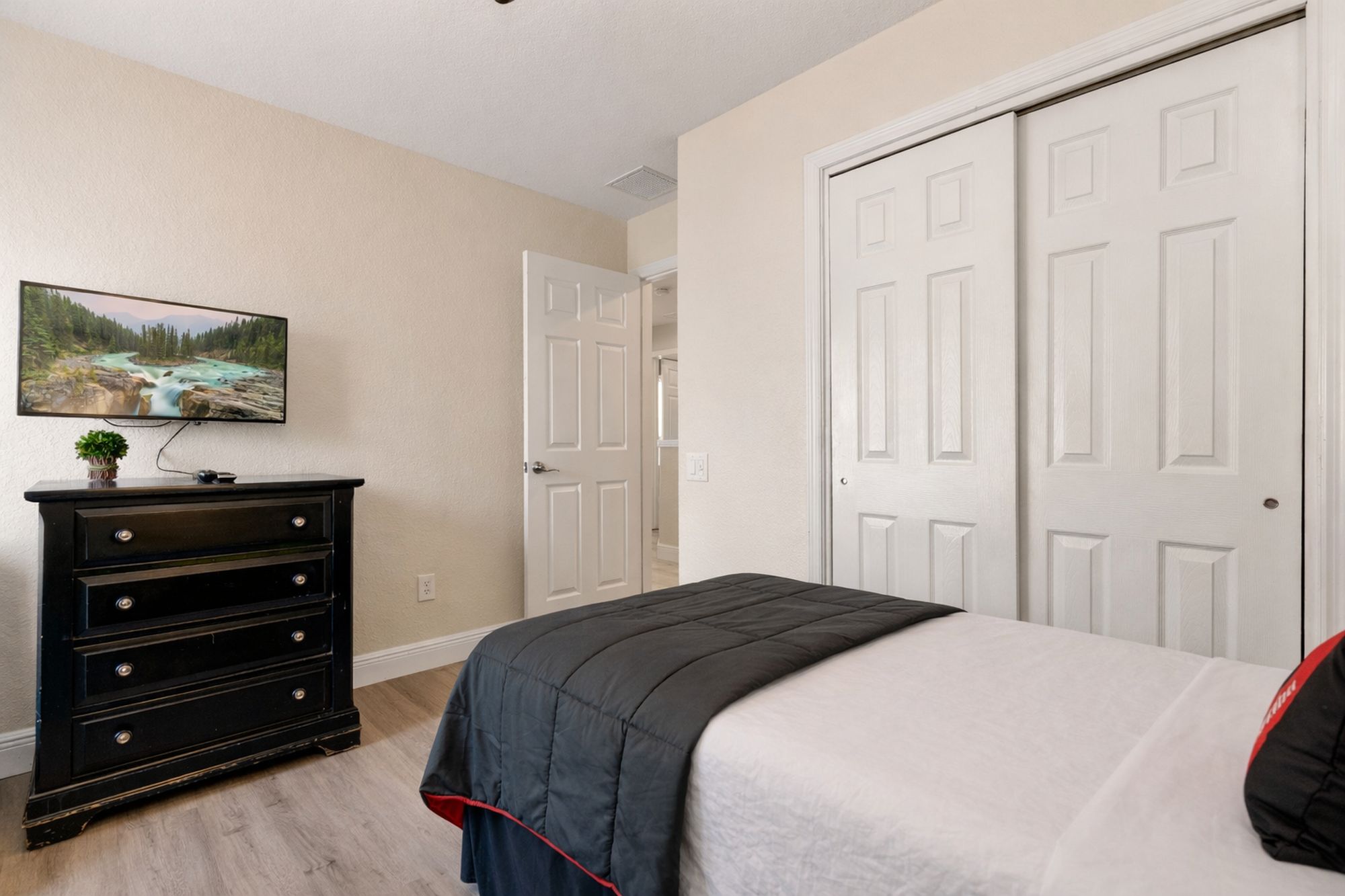 Second-Floor-Mickey-Bedroom-Double-Twin-32-Inch-TV-Private-6-Bedroom-Windsor-Hills-Vacation-Rental 3
